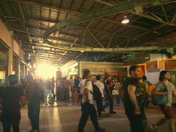フィリピン 駅